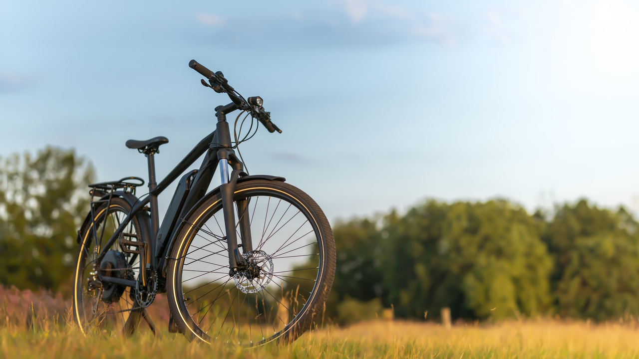 Florida man celebrates 90th birthday with a 90-mile bicycle ride