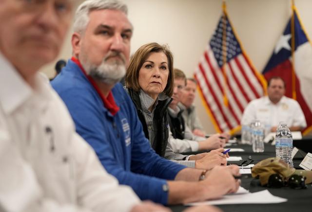 Kim Reynolds signs Texas-style immigration law criminalizing 'illegal reentry' into Iowa