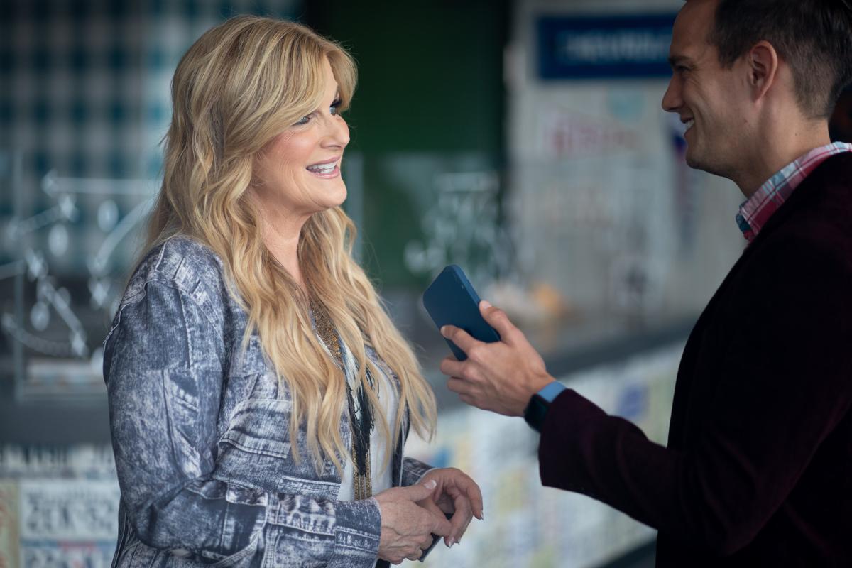 Trisha Yearwood pays tribute to June Carter Cash ahead of CMT Awards: 'She was a force'