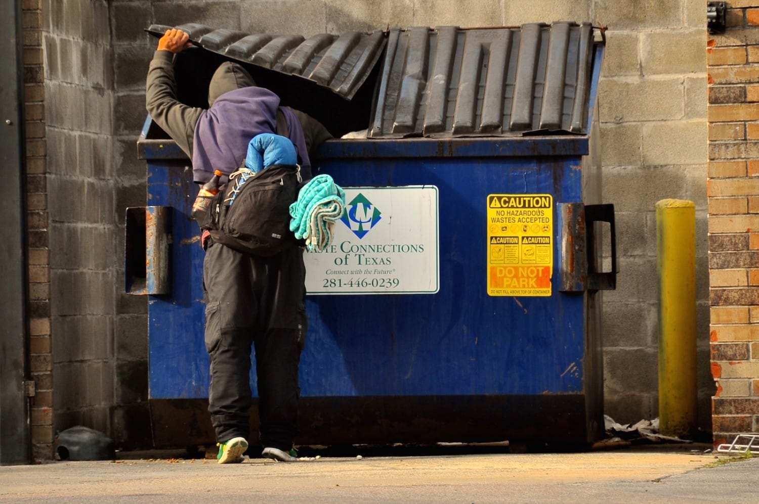 Is It Illegal to Dumpster Dive in Arkansas? Here’s What the Law Says